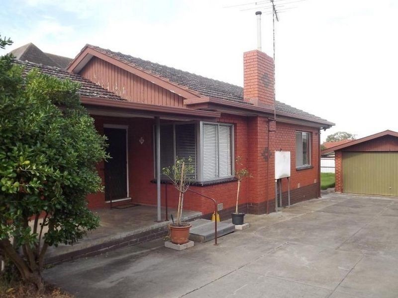 32 Kings Road, St Albans VIC 3021