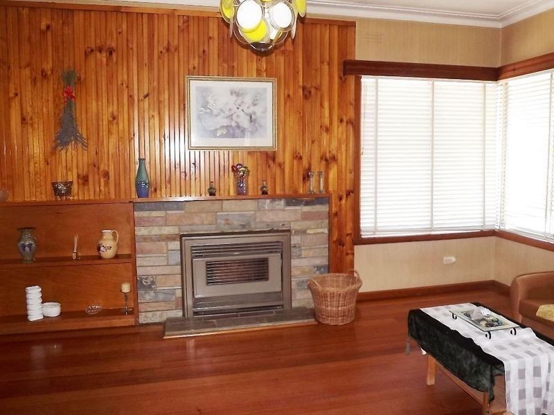 32 Kings Road, St Albans VIC 3021