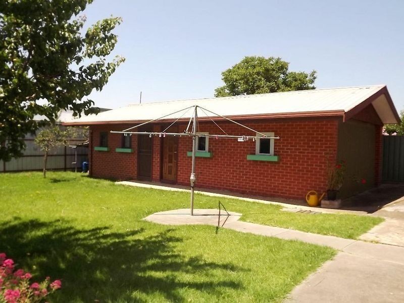 32 Kings Road, St Albans VIC 3021