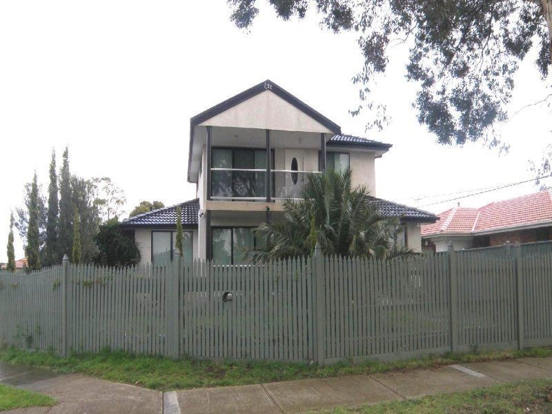 13 Aldergate Cres, Kings Park VIC 3021