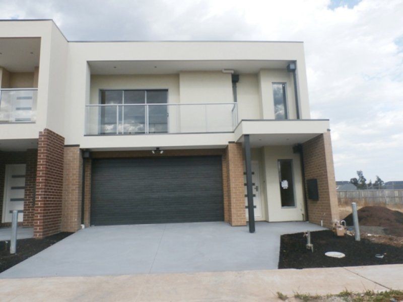 44 Lorimer Street, Caroline Springs VIC 3023