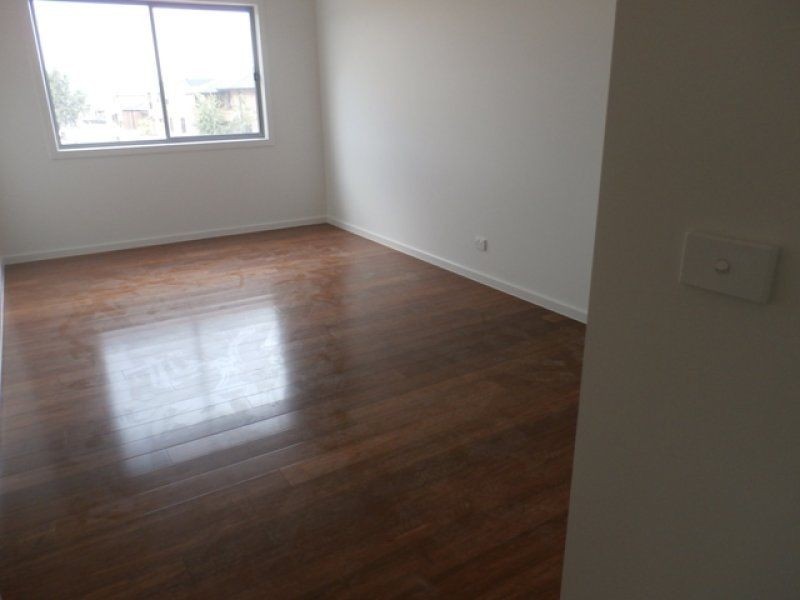 44 Lorimer Street, Caroline Springs VIC 3023