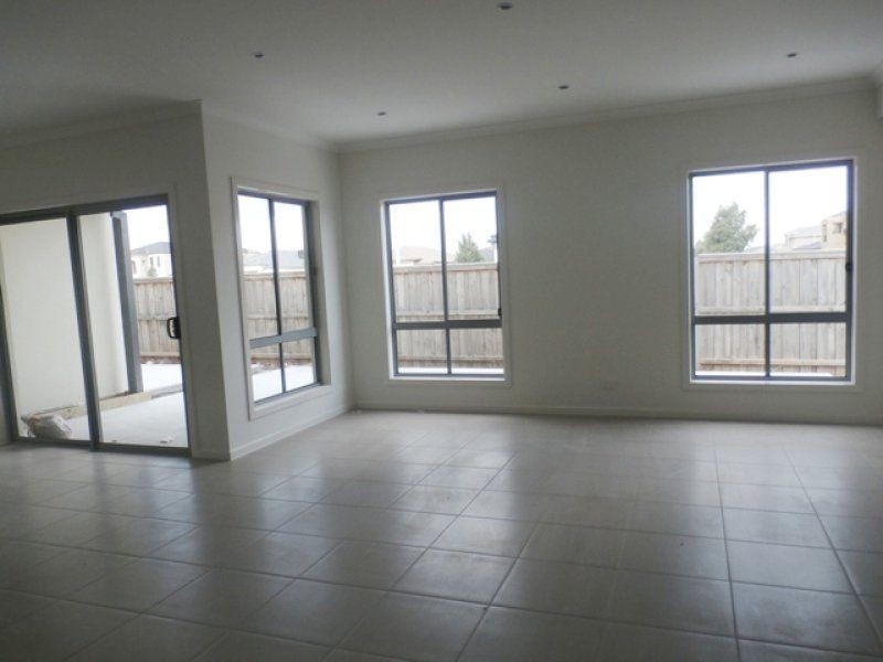 46 Lorimer Street, Caroline Springs VIC 3023