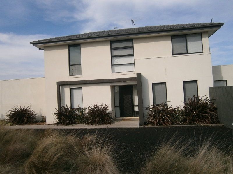 32 Belleville Close, Burnside Heights VIC 3023