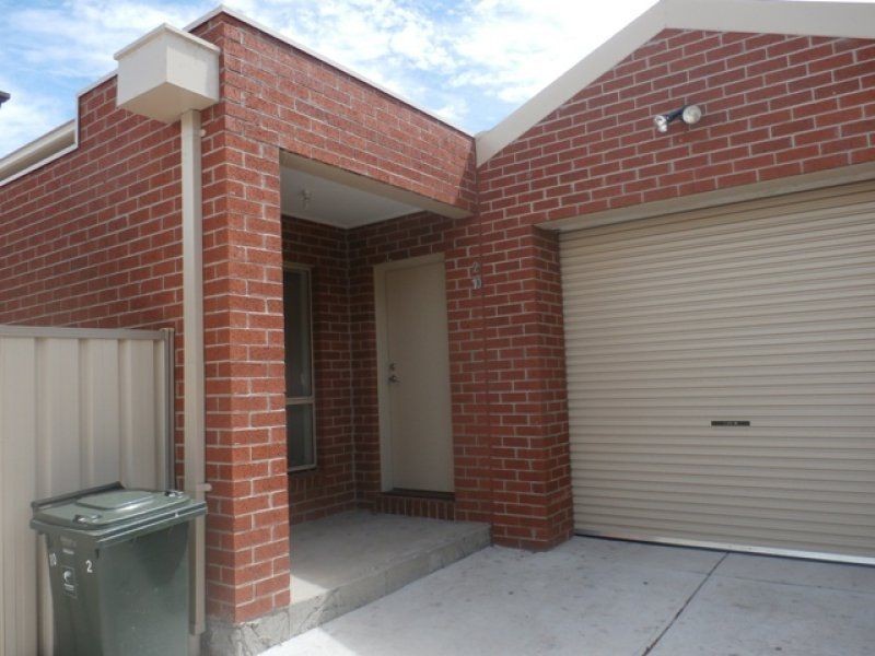 2/10 Camdale Pde, St Albans VIC 3021