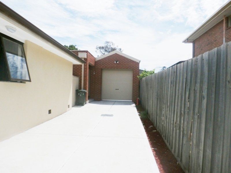 2/10 Camdale Pde, St Albans VIC 3021