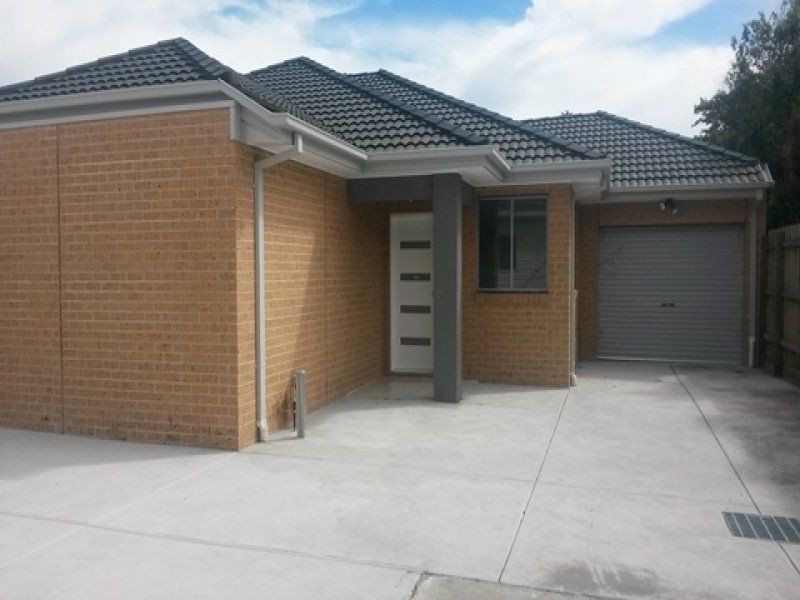 2/9 Rosewall Ave, Sunshine North VIC 3020