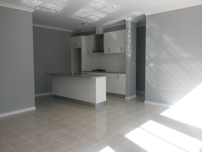 2/9 Rosewall Ave, Sunshine North VIC 3020