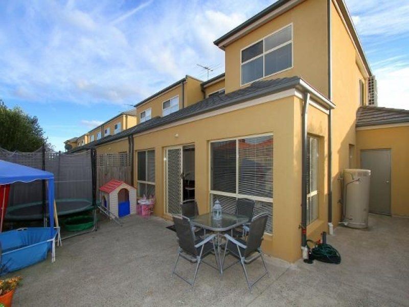 6/8 Lorraine Court, Hillside VIC 3037