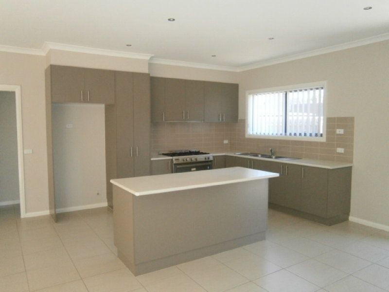 2/62 Power Street, St Albans VIC 3021