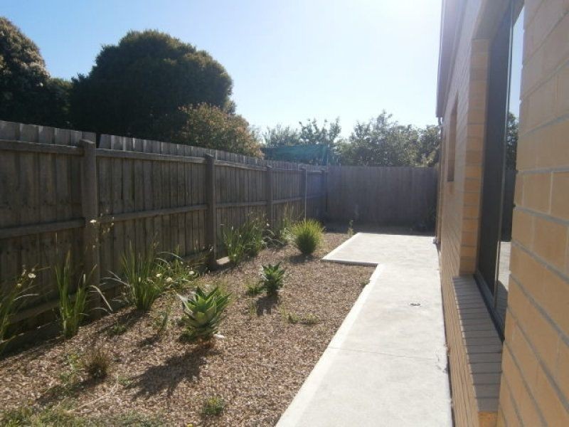 2/62 Power Street, St Albans VIC 3021