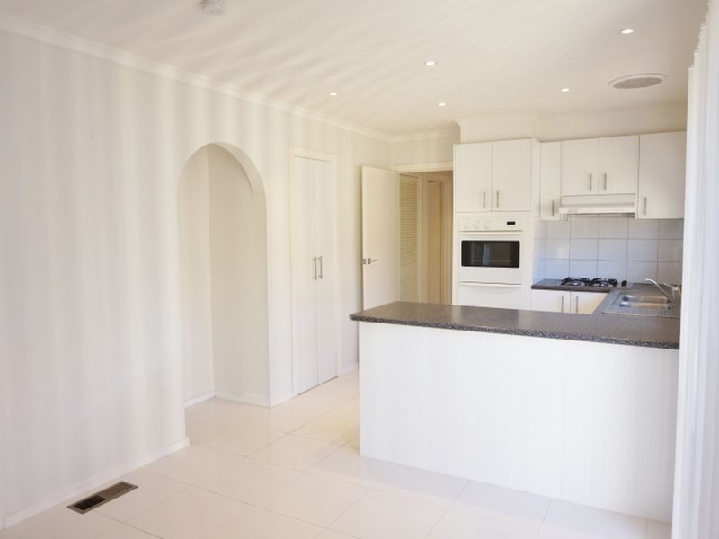 12 Altyre Court, St Albans VIC 3021