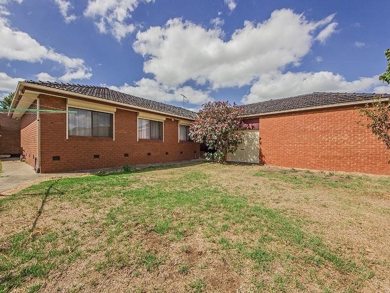 12 Altyre Court, St Albans VIC 3021