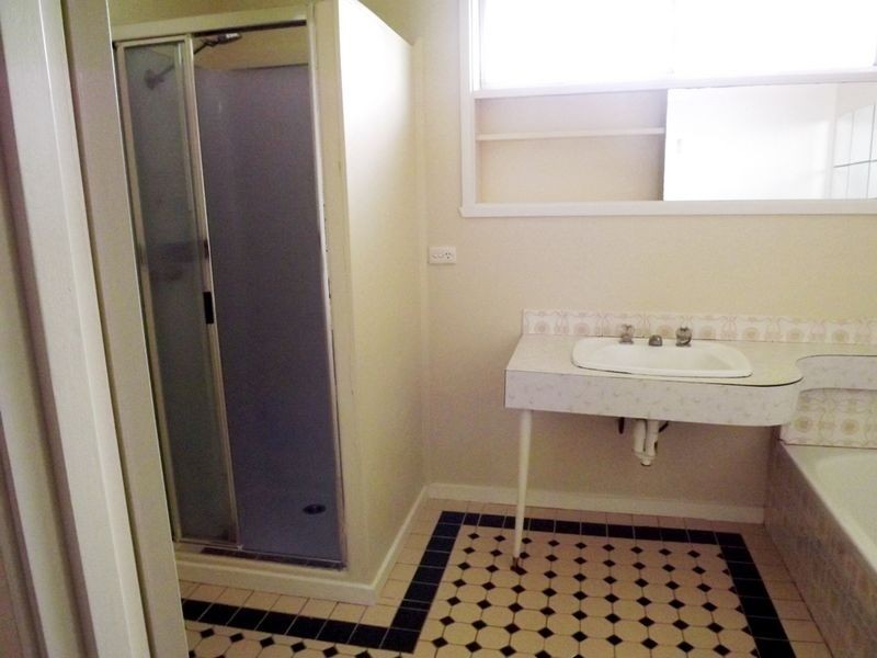 17 Maplewood Road, Kings Park VIC 3021