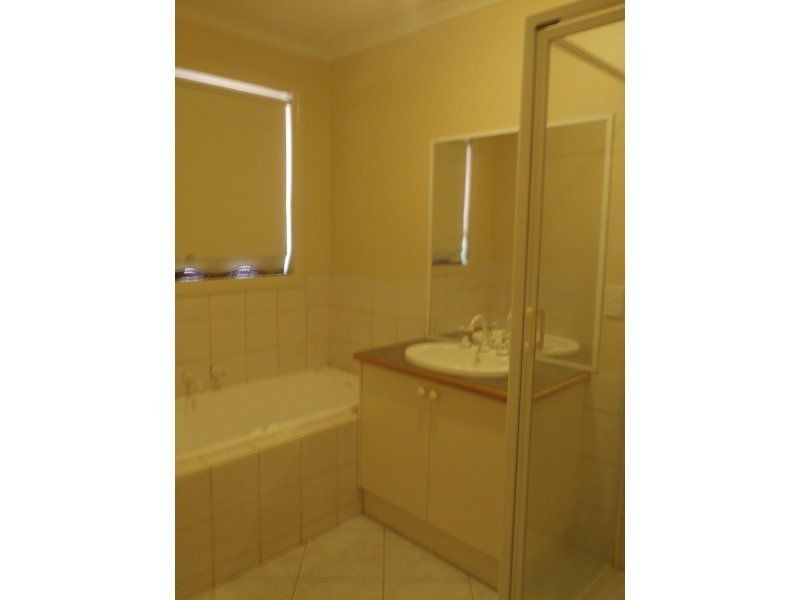 60 Meade Way, Sydenham VIC 3037