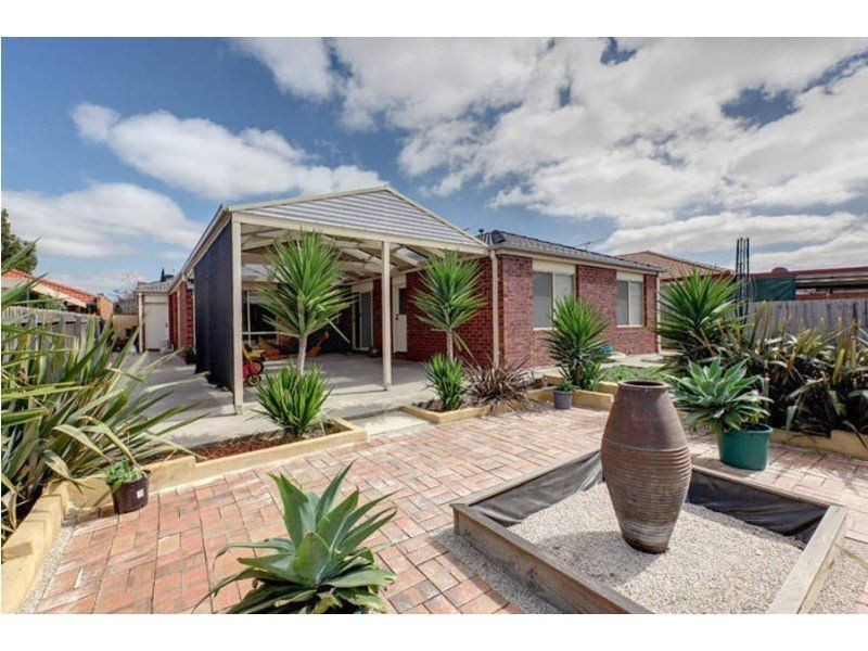 38 Botanic Drive, Hillside VIC 3037