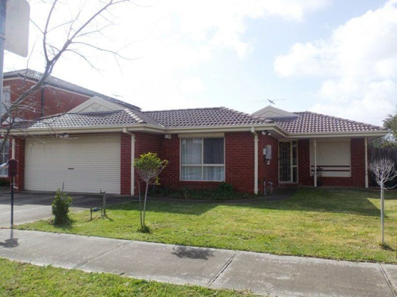 13 Moonlight Tce, Sydenham VIC 3037
