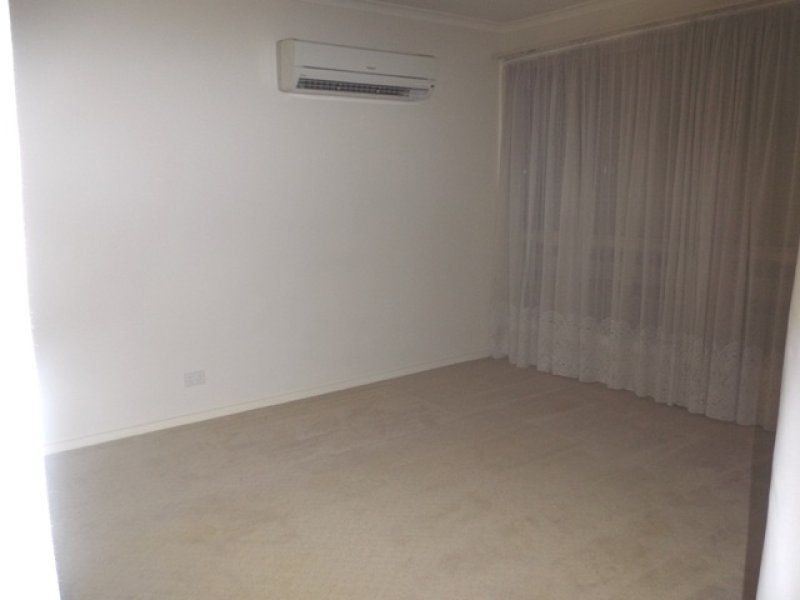 13 Moonlight Tce, Sydenham VIC 3037