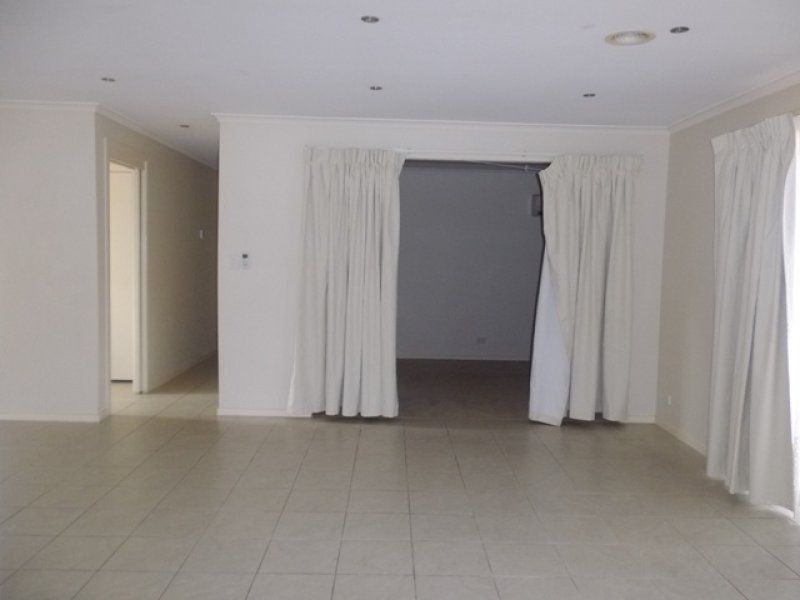 13 Moonlight Tce, Sydenham VIC 3037