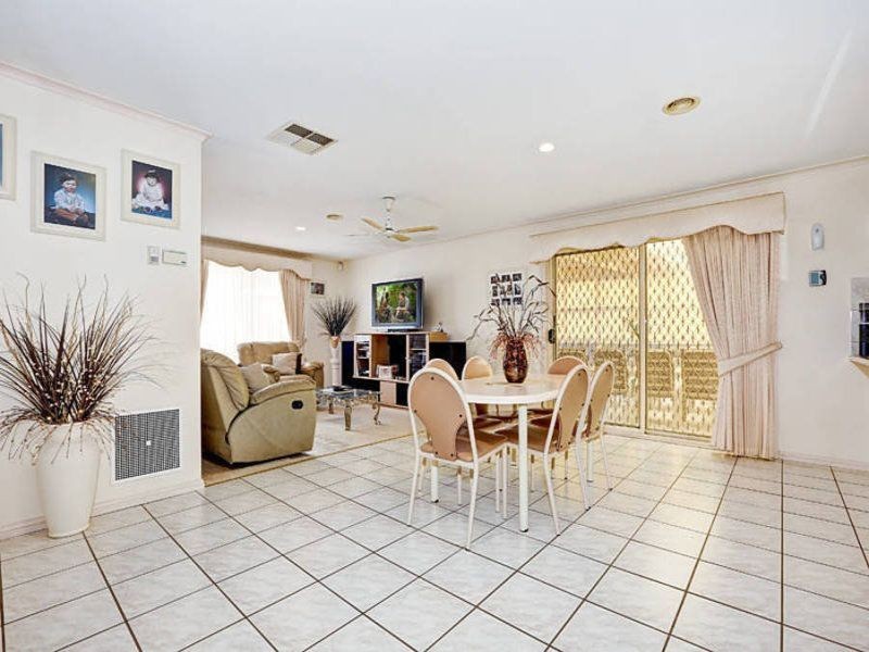 15 Atiken Drive, Delahey VIC 3037