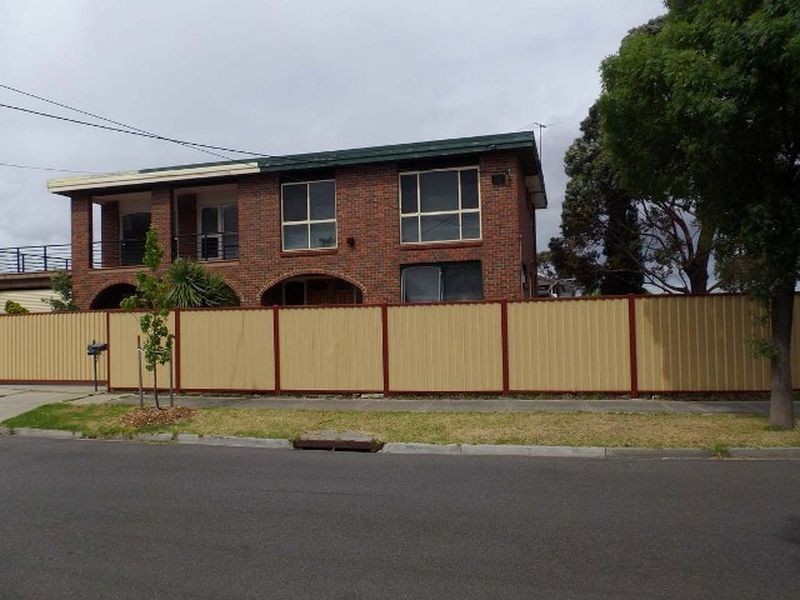 18 Cordelia Grove, St Albans VIC 3021