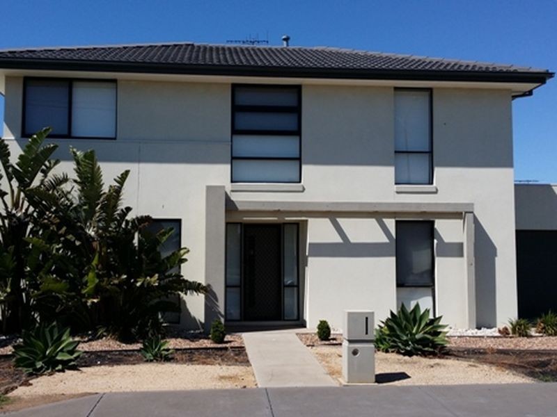 15 Belleville Close, Burnside Heights VIC 3023