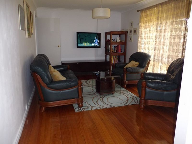 9 Rex Street, Kings Park VIC 3021