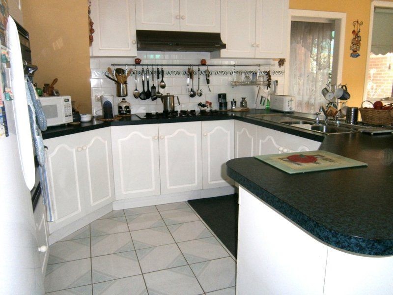 35 John Paul Drive, Hillside VIC 3037