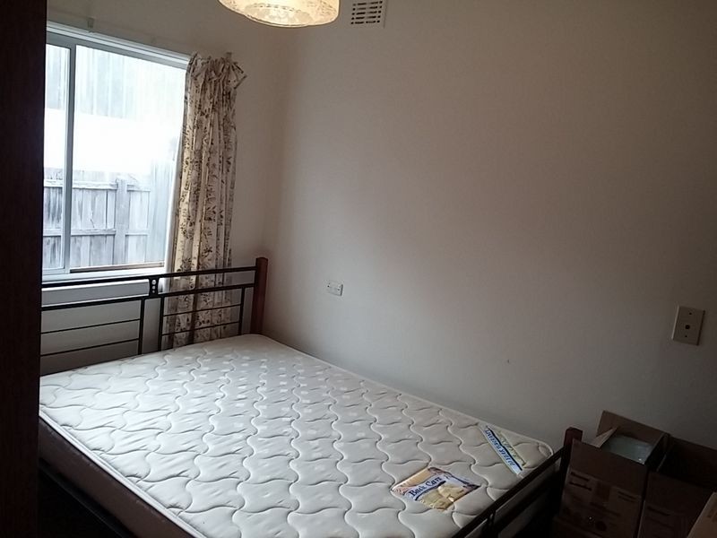 1/2 Marsden Crescent, St Albans VIC 3021