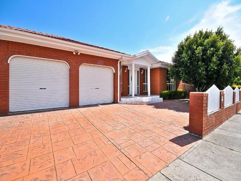 22 Mankina Circuit, Delahey VIC 3037