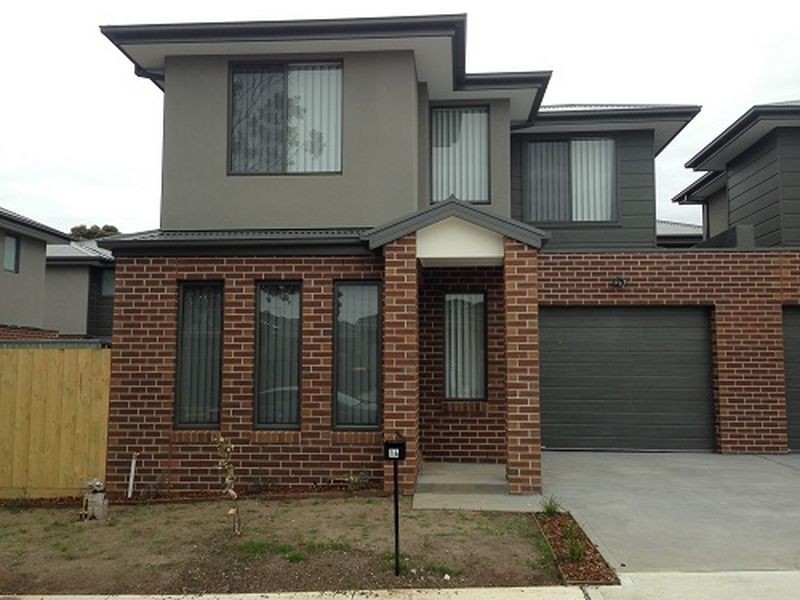 12 Mountbatten Way, Sydenham VIC 3037