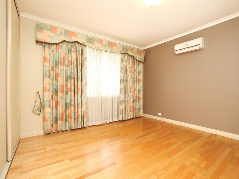 15 Durban Court, Keilor Downs VIC 3038