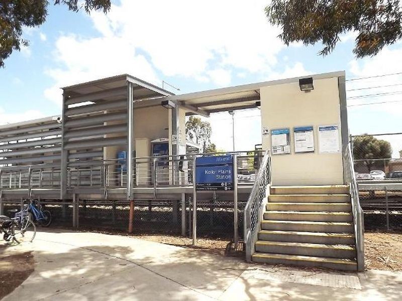 80 East Esplanade, St Albans VIC 3021