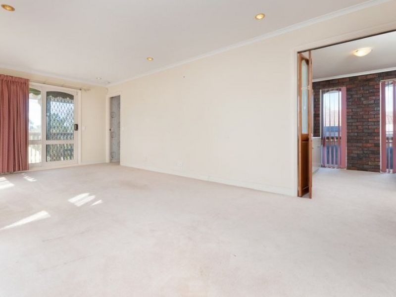 5 Blamey Drive, Melton South VIC 3338