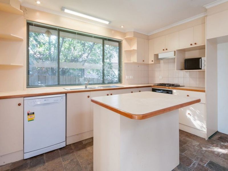 5 Blamey Drive, Melton South VIC 3338