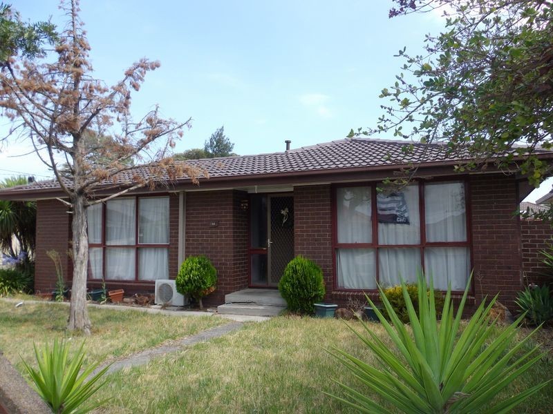 16 Cumbernauld Crescent, Deer Park VIC 3023