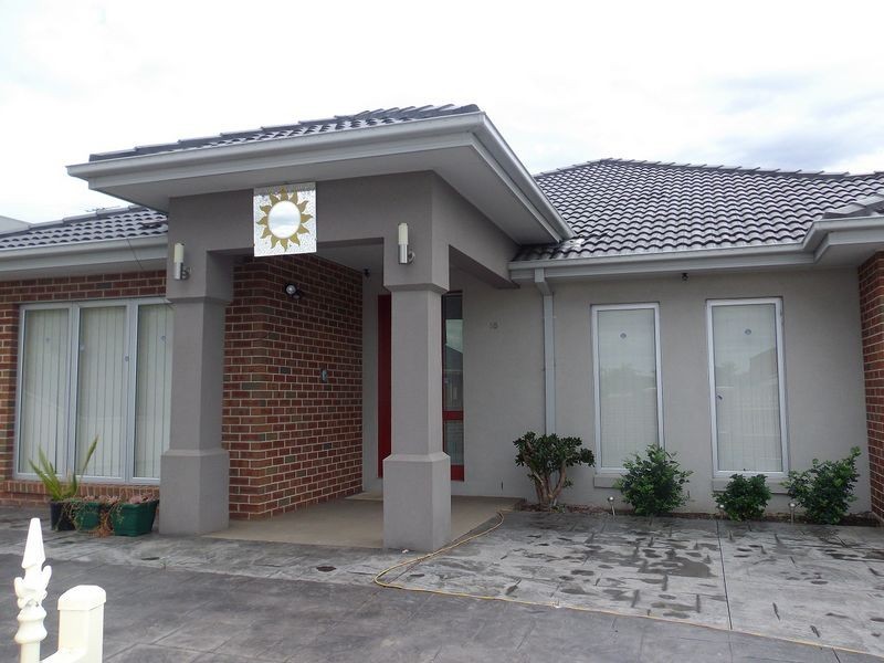 68 Jyndabyne Avenue, Taylors Hill VIC 3037