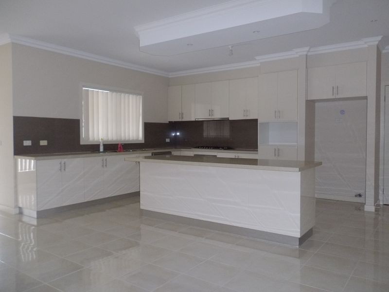 68 Jyndabyne Avenue, Taylors Hill VIC 3037