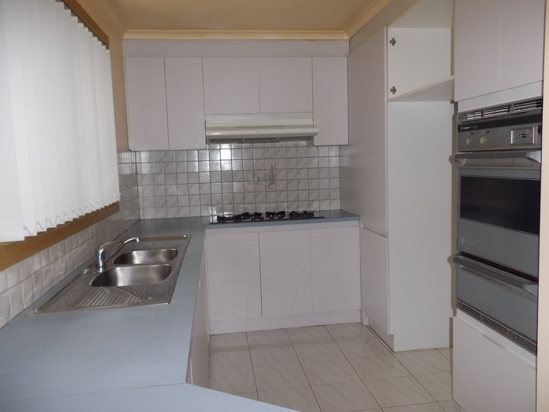 11 Yeats Street, Delahey VIC 3037