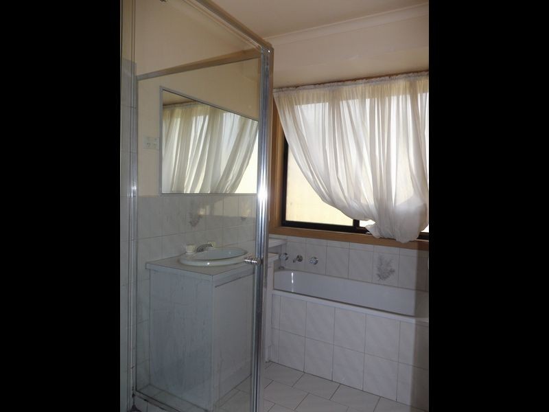 11 Yeats Street, Delahey VIC 3037