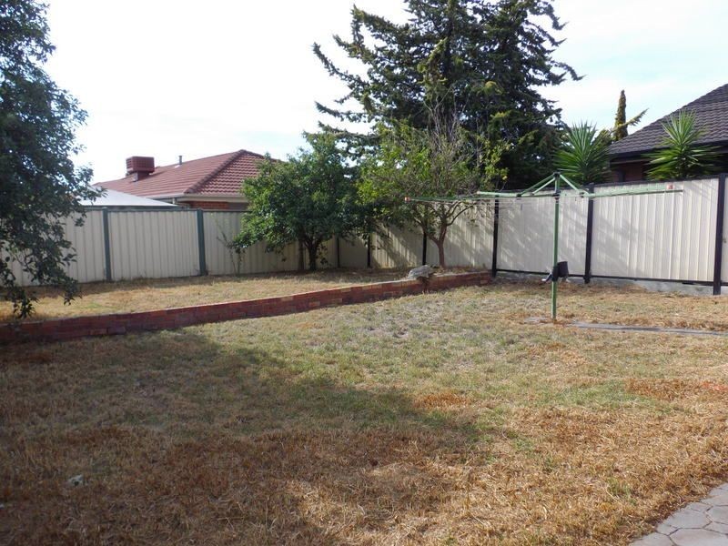 11 Yeats Street, Delahey VIC 3037