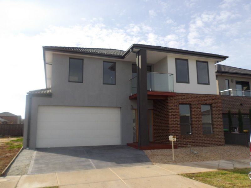 43 Marine Parade, Caroline Springs VIC 3023