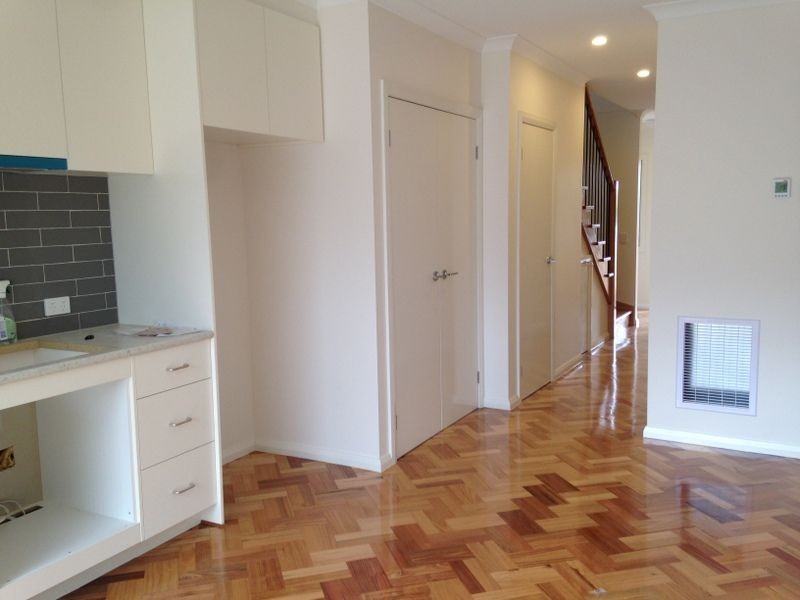 2/76 Station Avenue, St Albans VIC 3021