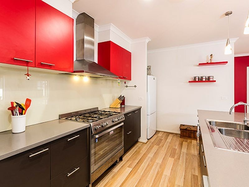 20 Featherhead Way, Melton West VIC 3337