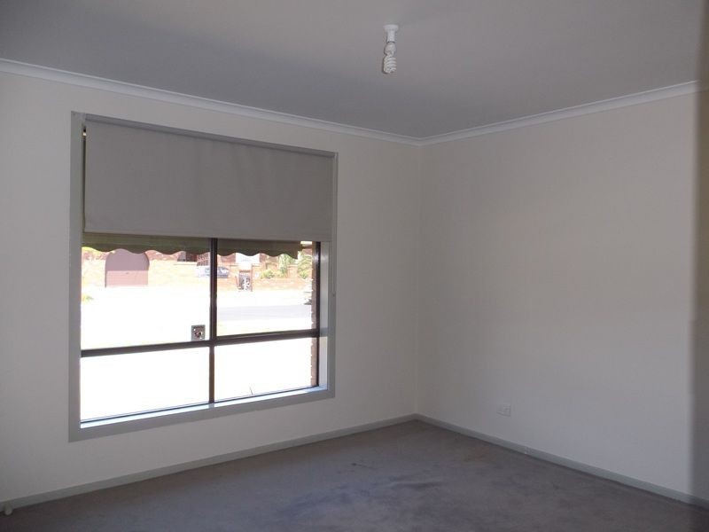 1/9 Adams Street, St Albans VIC 3021