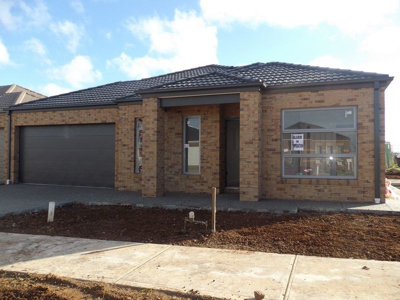 50 Lawrence Avenue, Melton West VIC 3337