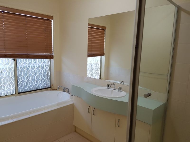 69 Jindabyne Avenue, Taylors Hill VIC 3037