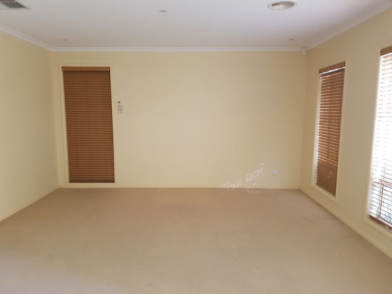 69 Jindabyne Avenue, Taylors Hill VIC 3037