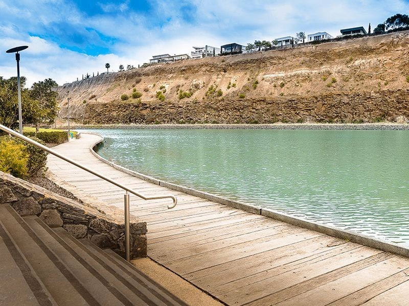 2 Grand Valley, Keilor East VIC 3033