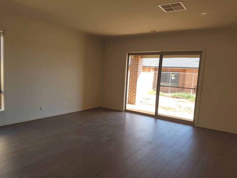 7 Fleece Road, Rockbank VIC 3335